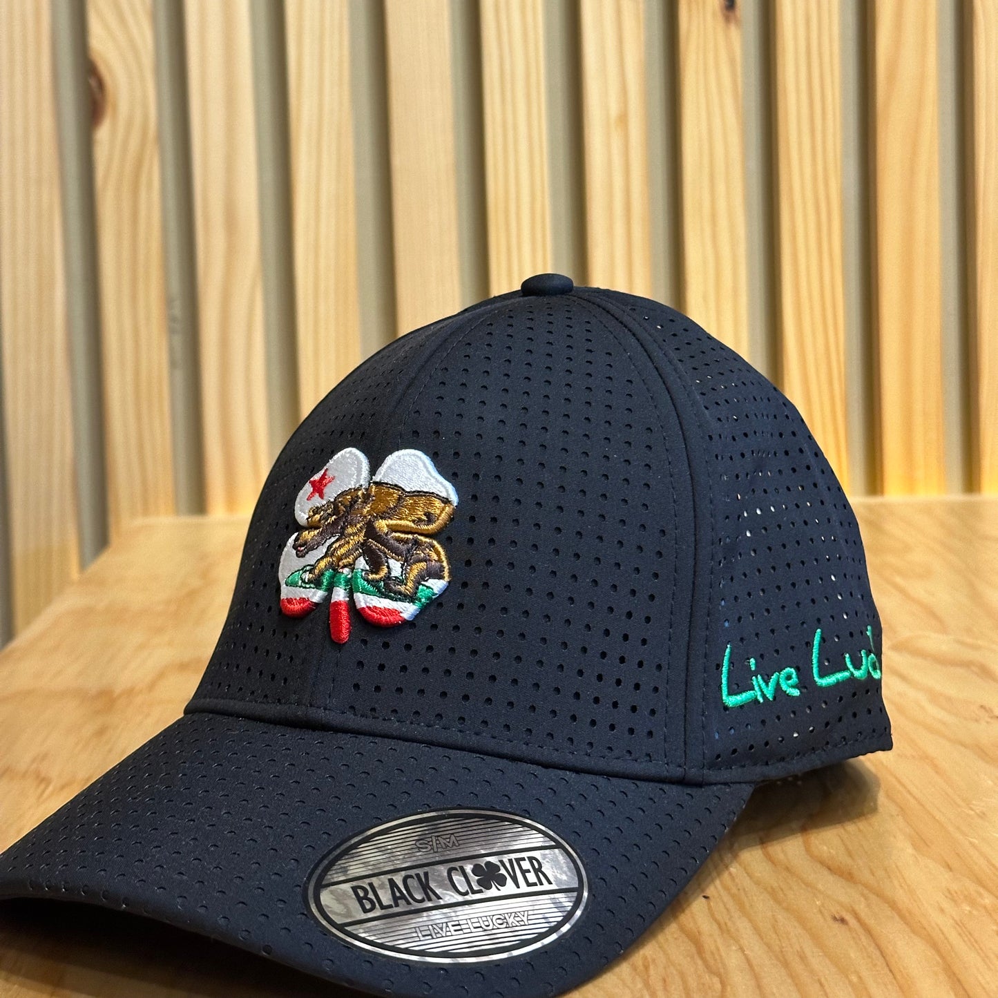 Gorra Black Clover Cali Perf Negro Ajustable