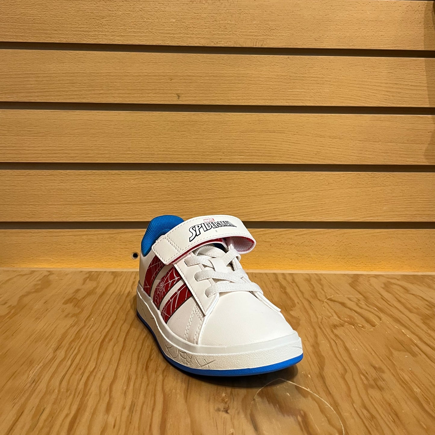Tenis Adidas Grand court Spiderman EL JS0778 Blanco Bebe