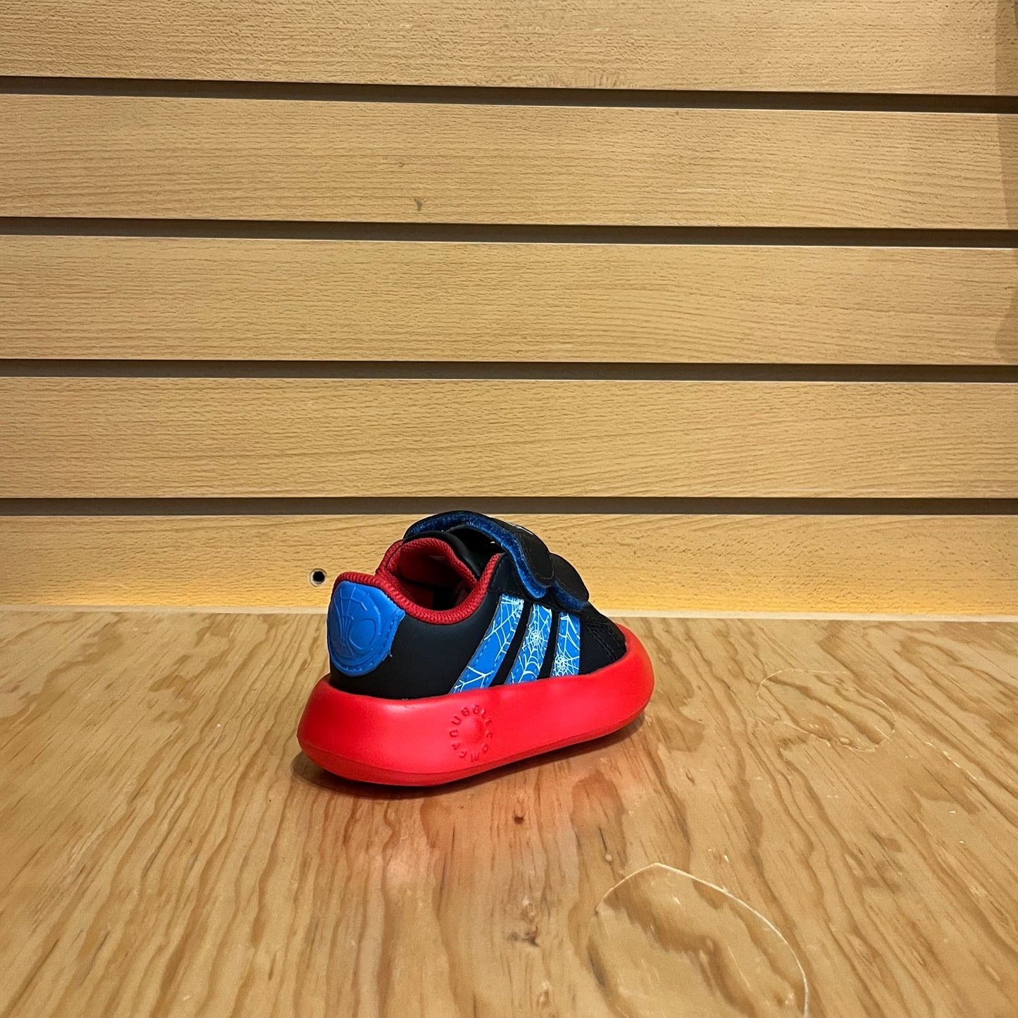 Tenis Adidas Grand court Spiderman CF JQ7828 Negro Bebe