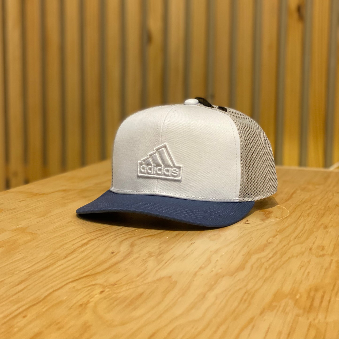 Gorra Adidas Snap Trucker IT7817 Blanco Azul Beige