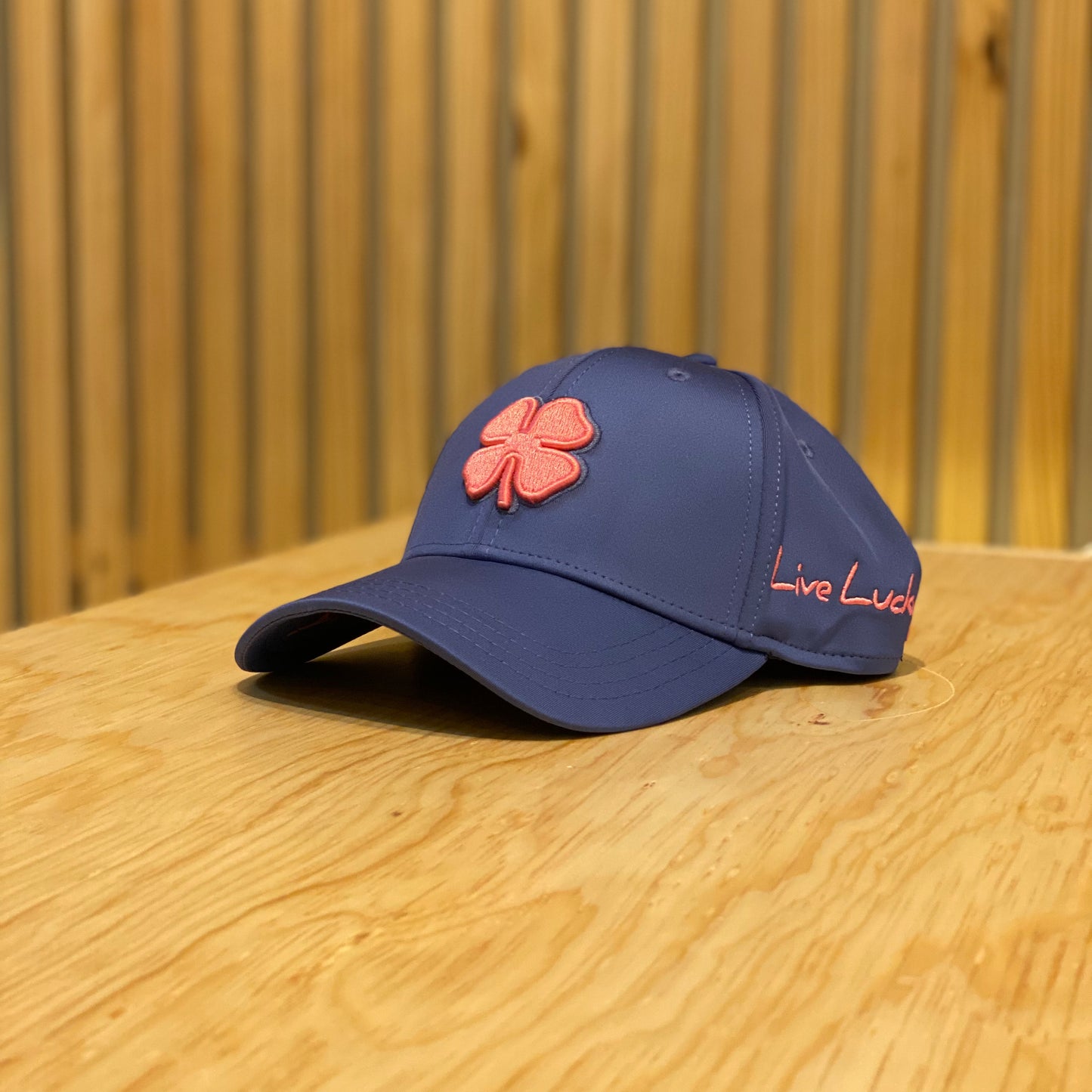 Gorra Black Clover Premium Clover 108 Azul Rosa