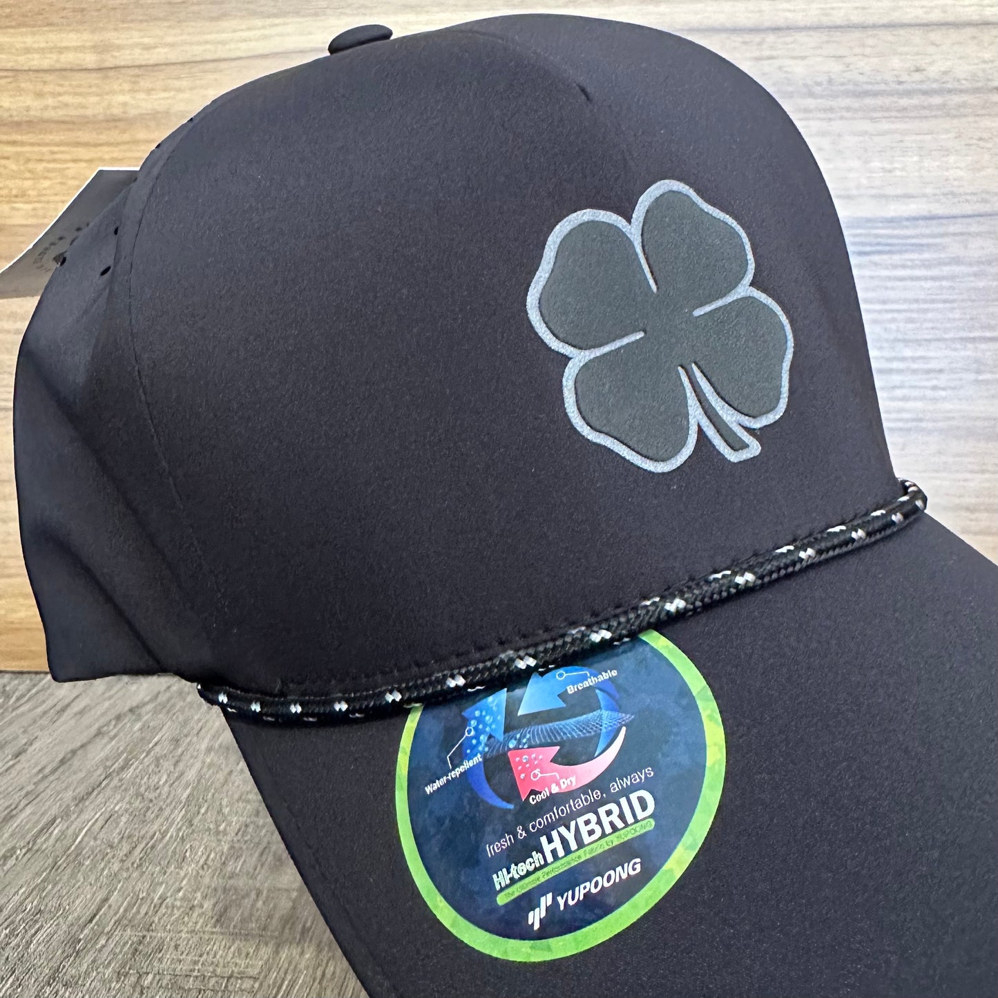 Gorra Black Clover Hybrid Luck 2 Negro SnapBack Ajustable
