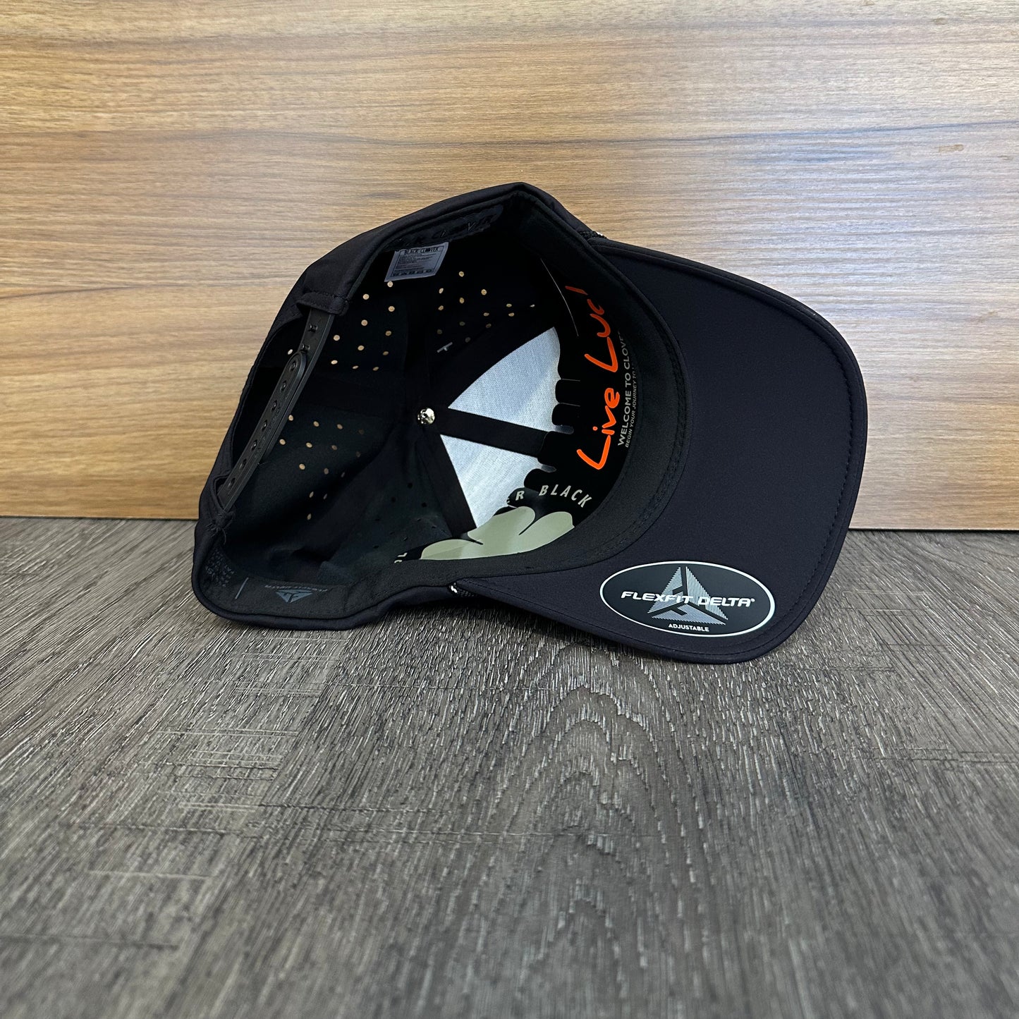 Gorra Black Clover Hybrid Luck 2 Negro SnapBack Ajustable