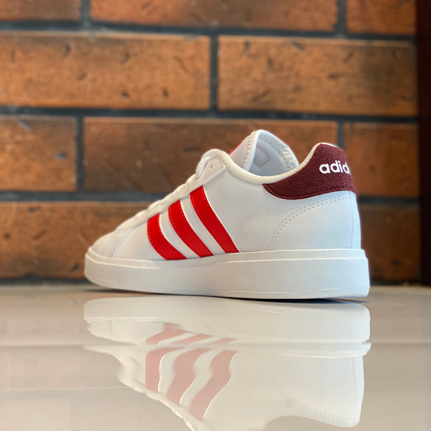 Tenis Adidas Grand court base 2.0 ID4453 Blanco Rojo