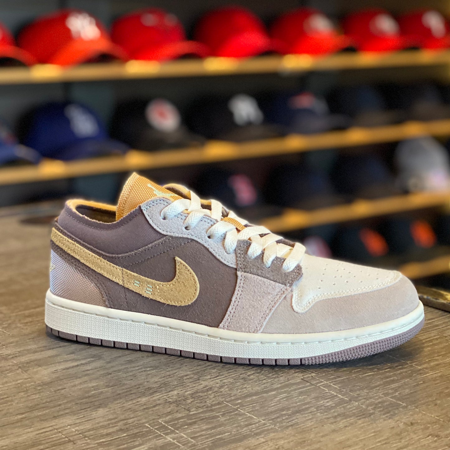 Tenis Nike Air jordan 1 low se craft DN1635 200 Cafe , beige