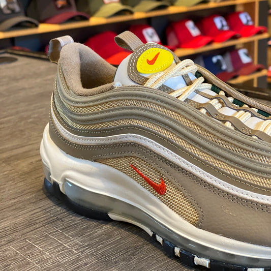 Tenis Nike W air max 97 se FD0357 247 Cafe dorado beige