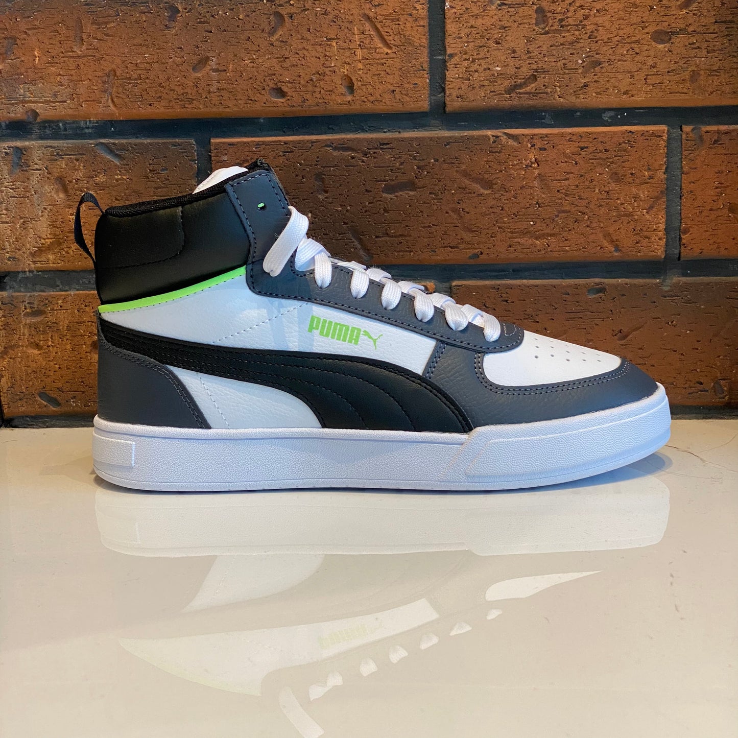 Tenis Puma Puma caven mid 38584311 Negro blanco verde