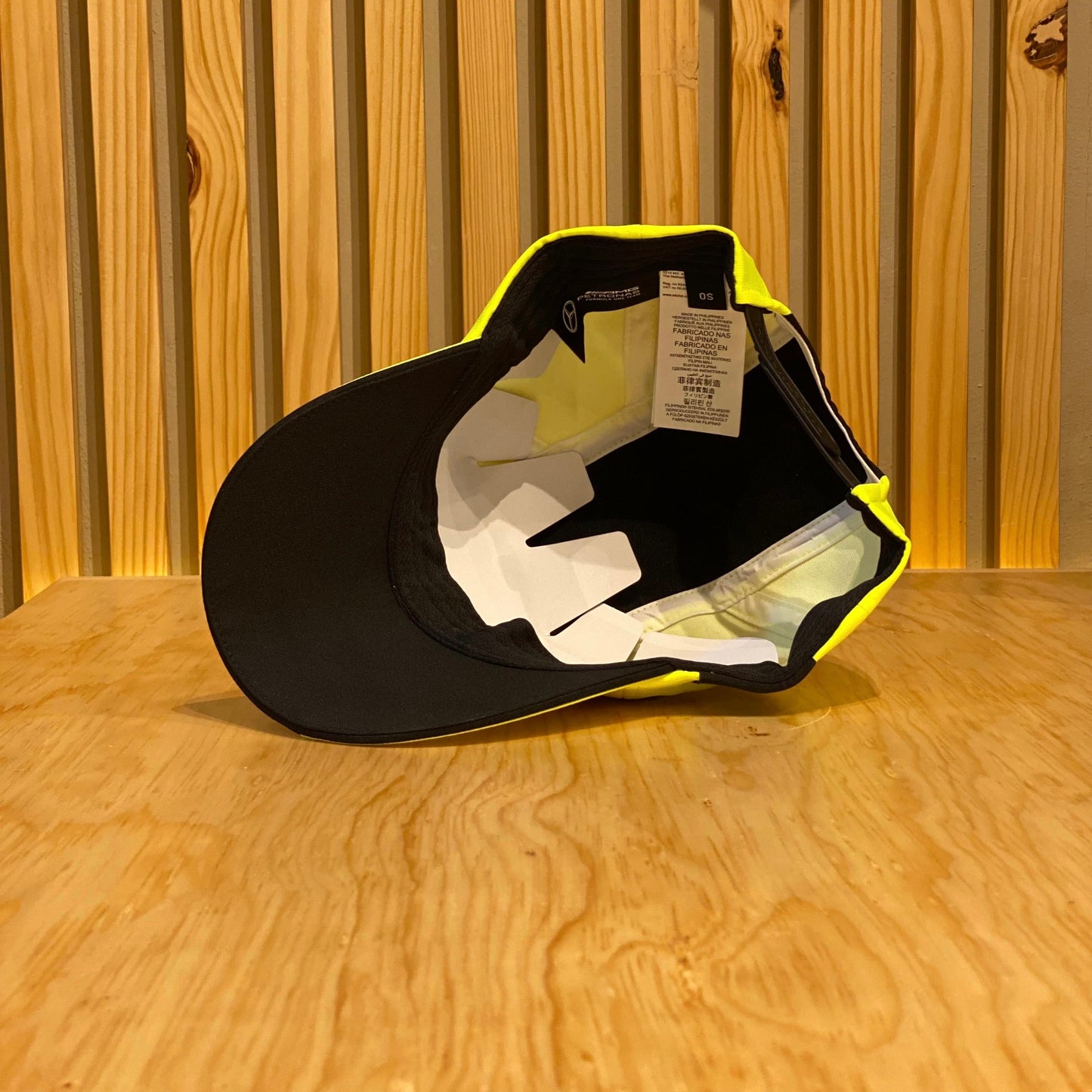 Gorra Mercedes Mapf1 fw lh 701227133 002 Amarillo neon negro